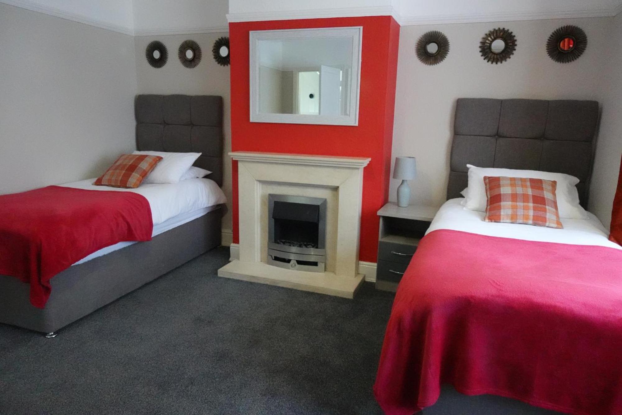 Huge 9 Bed Property Sleeps 17, Near Nec, City Centre, Hs2 Birmingham Zewnętrze zdjęcie