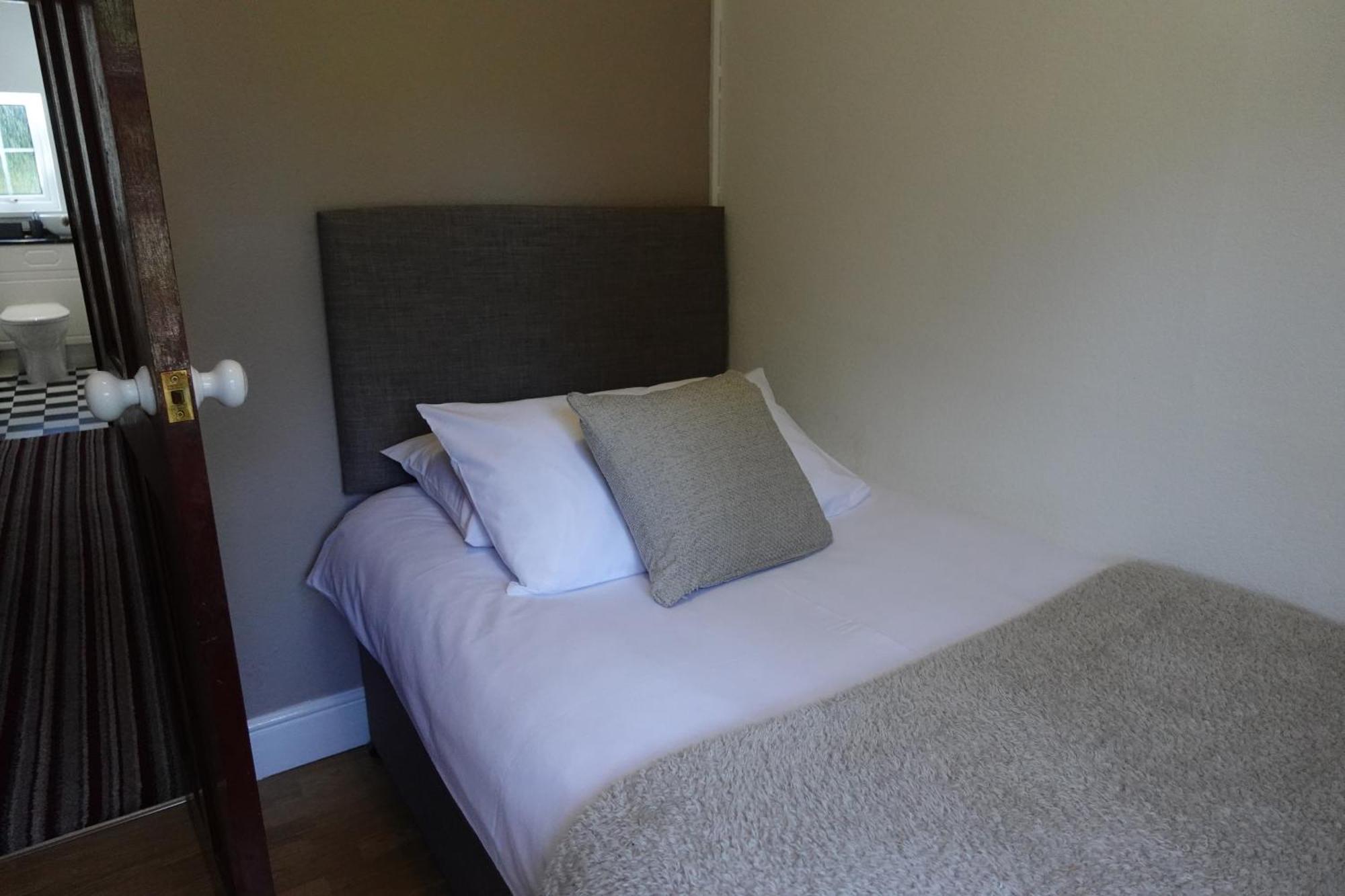 Huge 9 Bed Property Sleeps 17, Near Nec, City Centre, Hs2 Birmingham Zewnętrze zdjęcie
