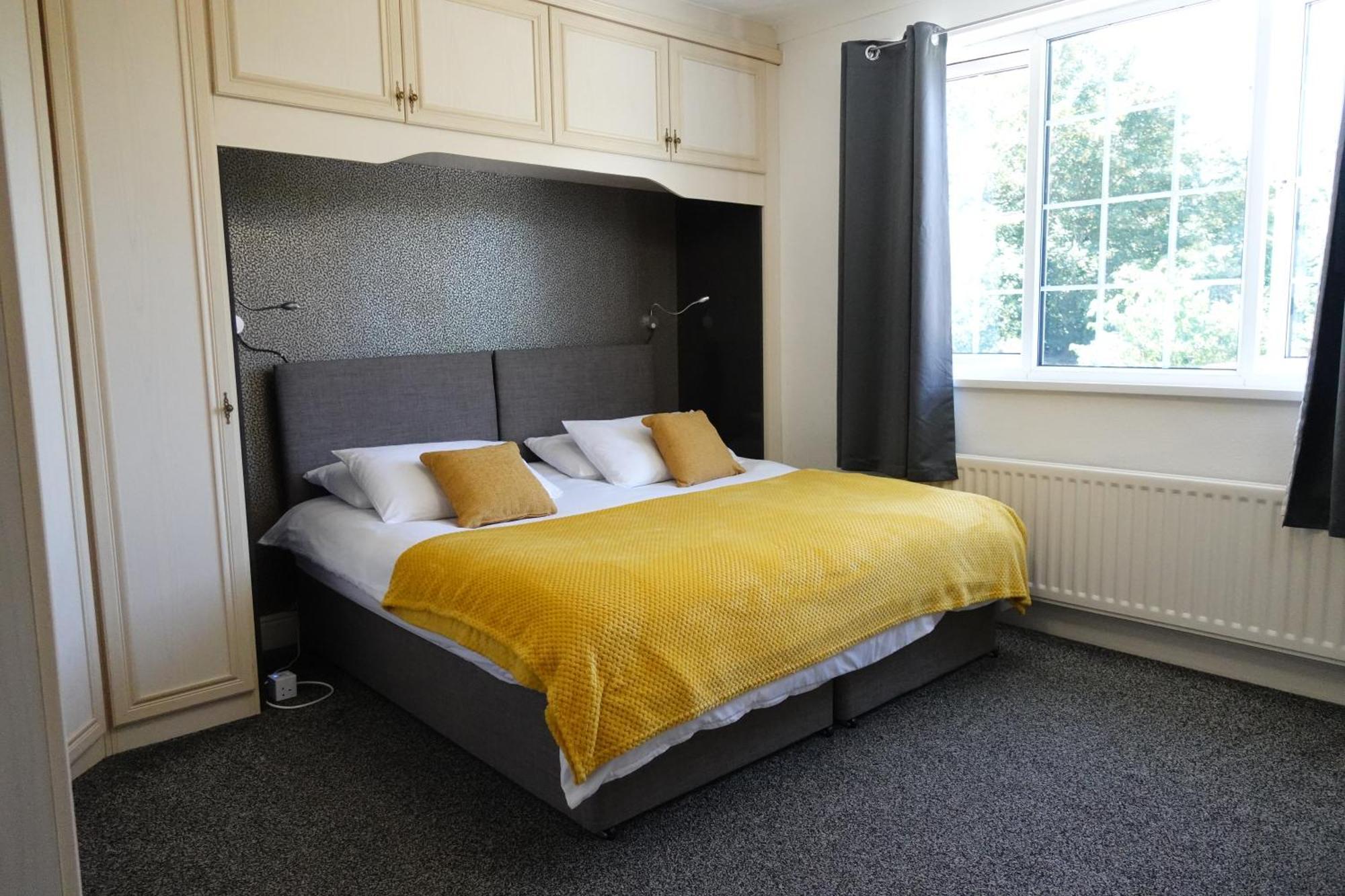 Huge 9 Bed Property Sleeps 17, Near Nec, City Centre, Hs2 Birmingham Zewnętrze zdjęcie