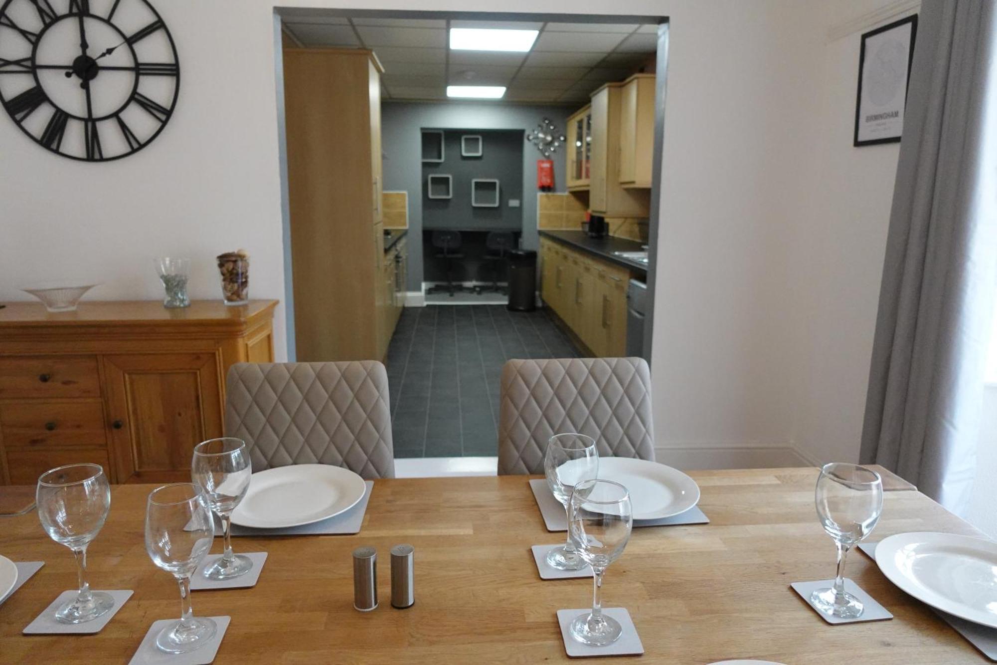 Huge 9 Bed Property Sleeps 17, Near Nec, City Centre, Hs2 Birmingham Zewnętrze zdjęcie