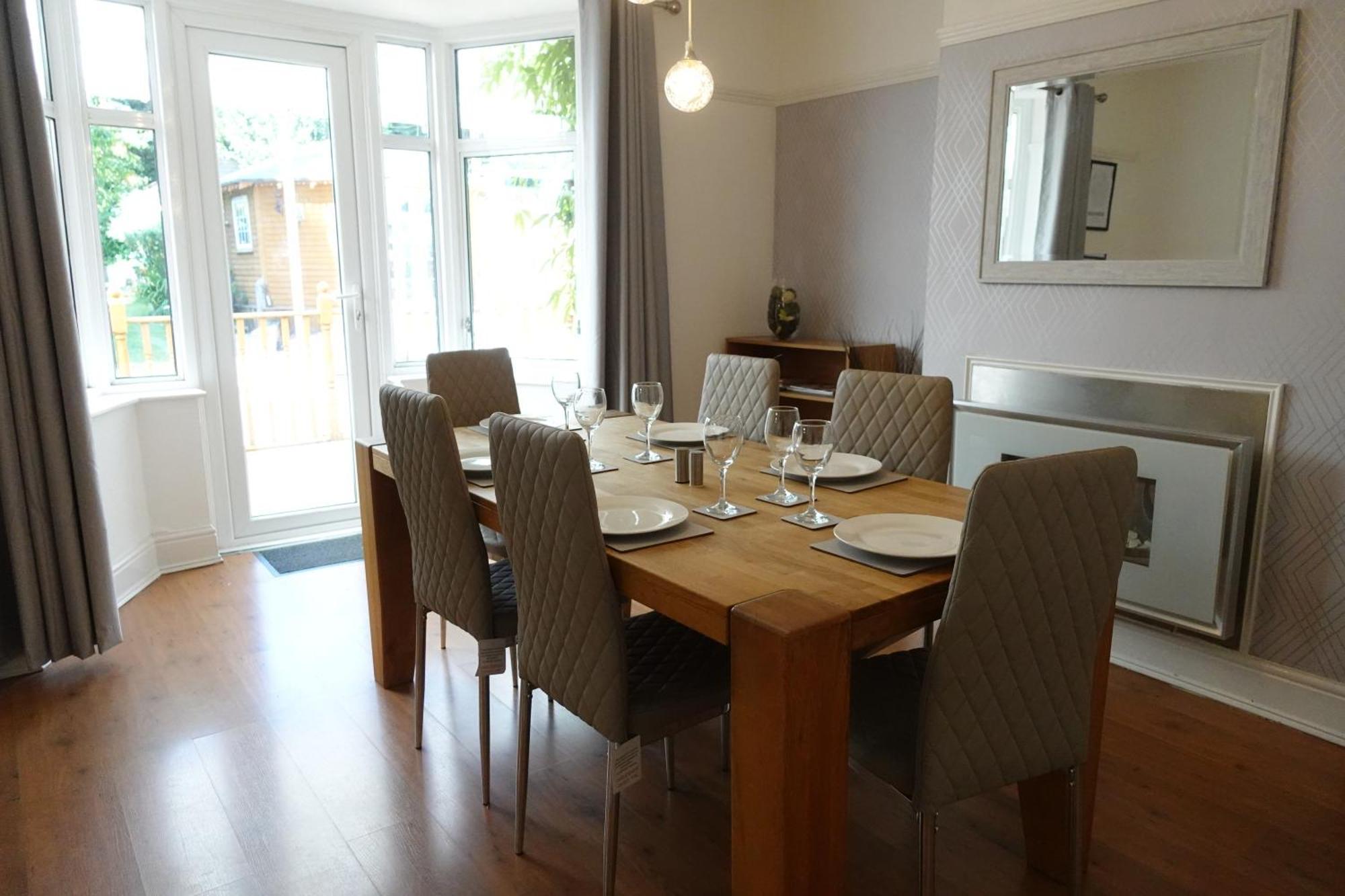 Huge 9 Bed Property Sleeps 17, Near Nec, City Centre, Hs2 Birmingham Zewnętrze zdjęcie