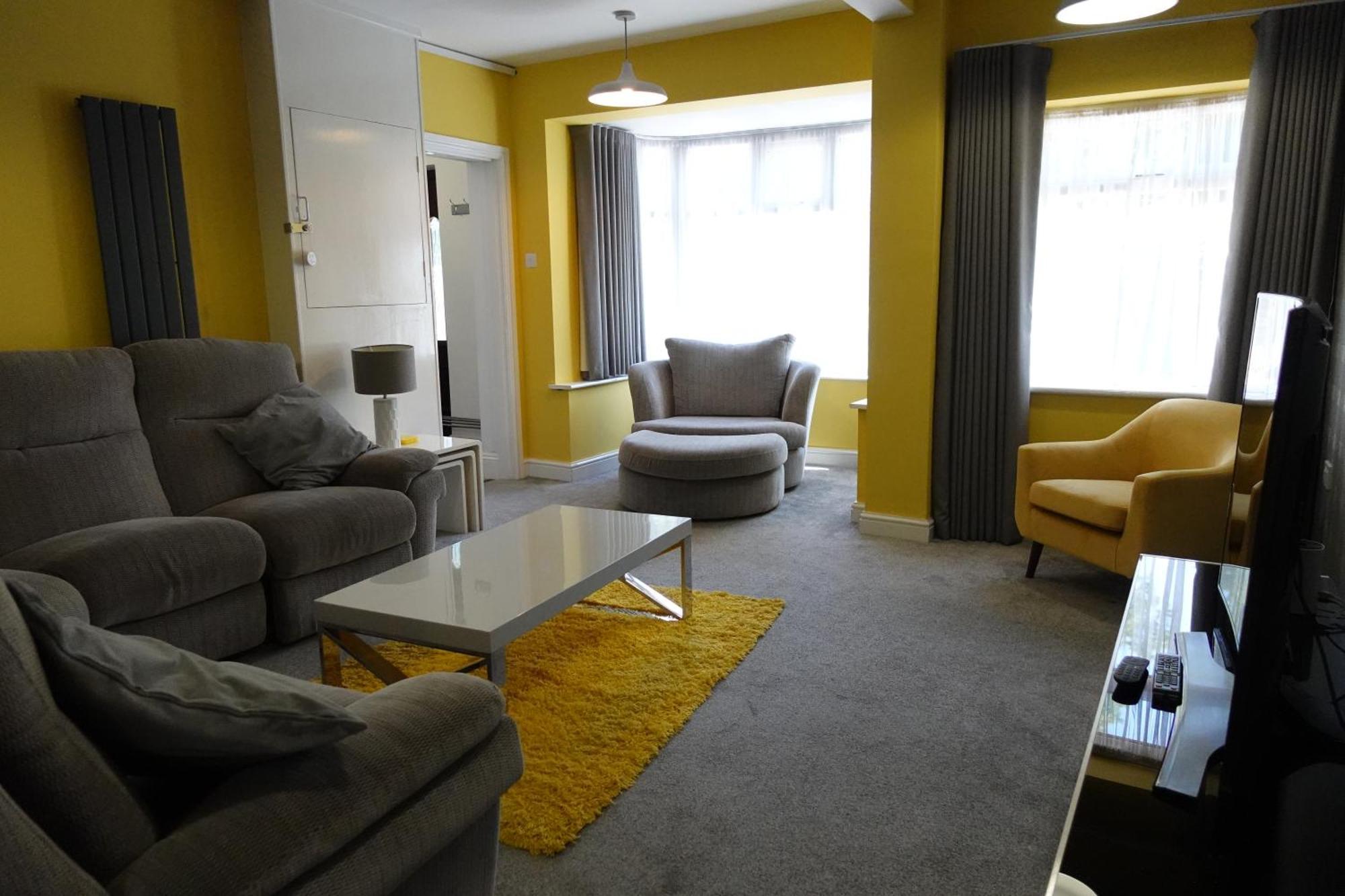 Huge 9 Bed Property Sleeps 17, Near Nec, City Centre, Hs2 Birmingham Zewnętrze zdjęcie